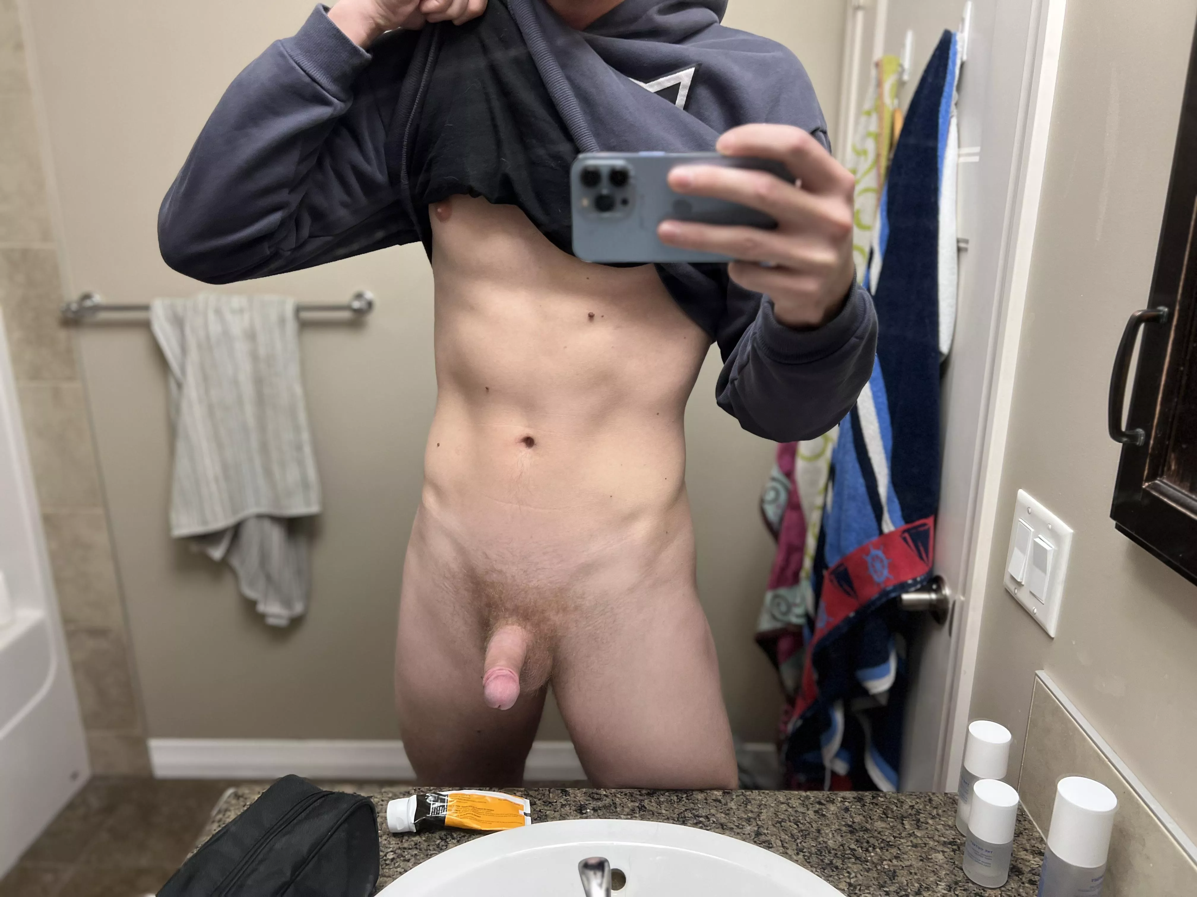20 horny bi bud anyone wanna help me cum 👀 @himberlake2003