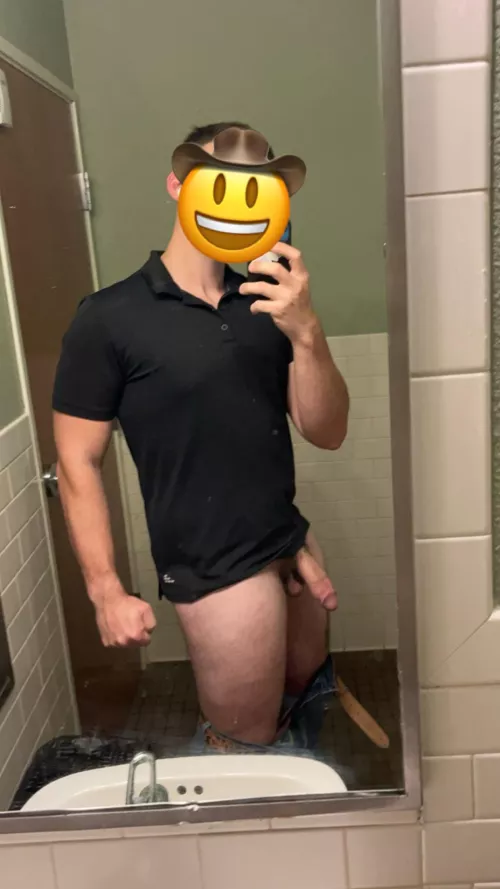 23 gooner dl jock. Need someone to use me while I’m at work. Face++ doms++ tops hmu ,👻tristan_j3