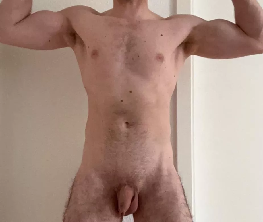 32 Nudist looking for bromance. Ideally you would have no problem with me being always naked or even casually masturbating while we hang out and chat. You can be naked too or remain dressed. Face+. Sc: nick_nudist