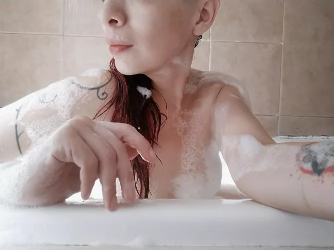 Always getting horny in the bathtub. I need some join 