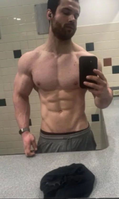 Another non nude gym pic but im curious if you guys are into this type of body🤔 is this too much