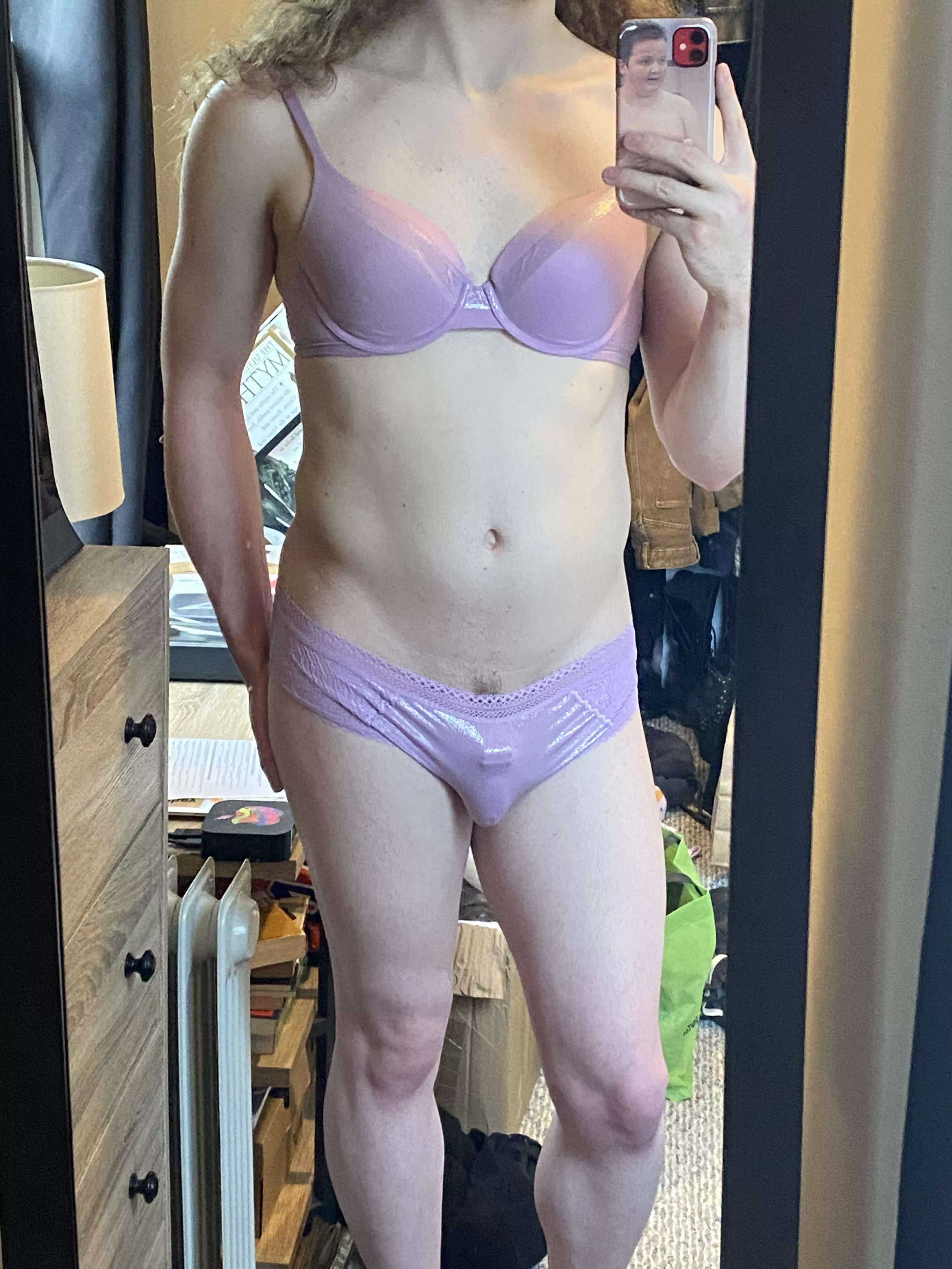 Anyone else a ‘landing-strip’ enjoyer?