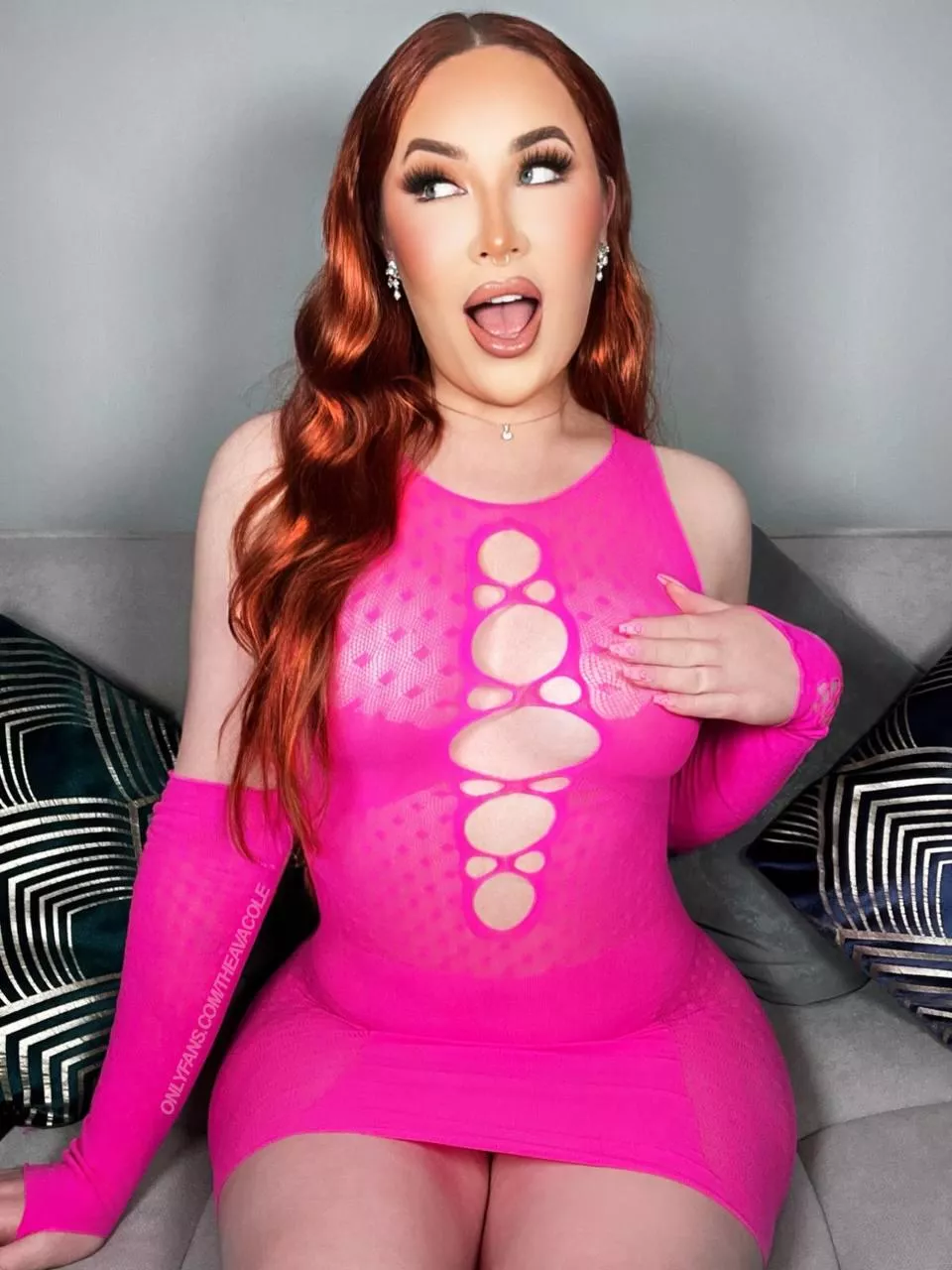 Beauty and the flirt [F]