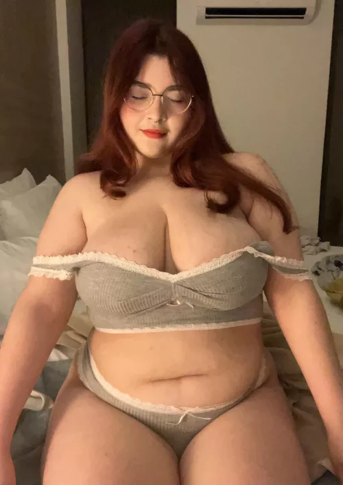 ˙⟡♡⊹.can i be your [sub] big titty gf? ~ lovely and sexy [gfe] includes [sext] [pic] [vid] custom & premade [rate] [fet] be my [fan] hmu!! my DMs are open ~ info below.⊹♡⟡⋆