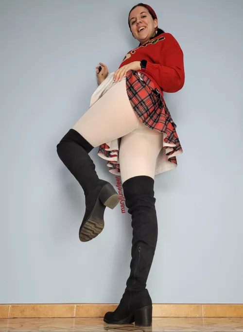 Christmas vibes in April isn't that bad idea.