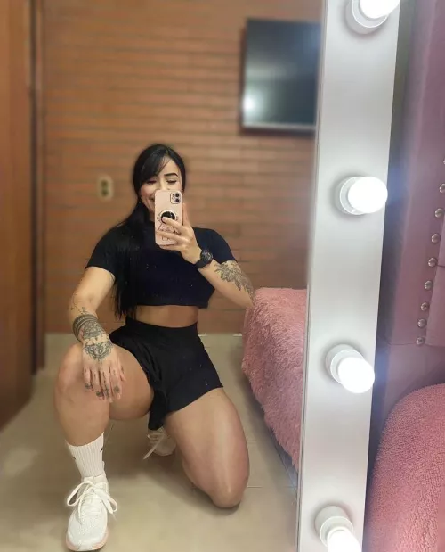 (F) Do you like my look