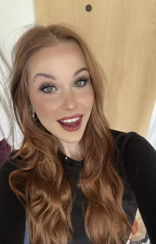 feeling classy with my lipstick