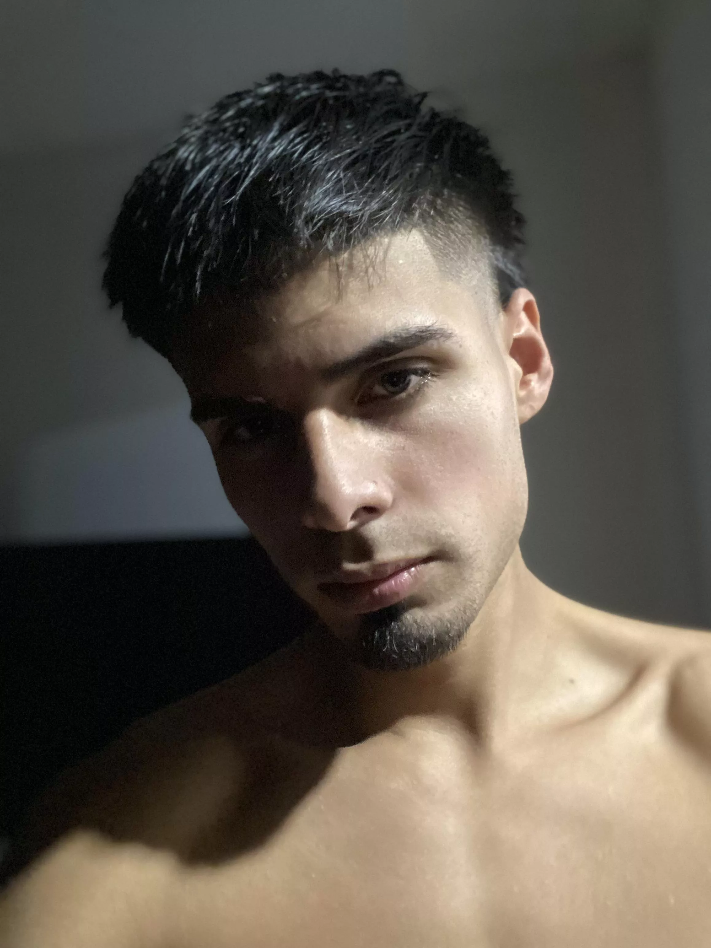 Hello, good night, do you like how I look today?☺️☺️♥️