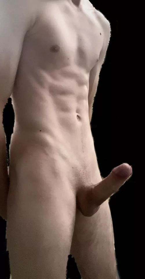 How a 7 x 6β dick looks on a 21yo 6β3 frame ππ