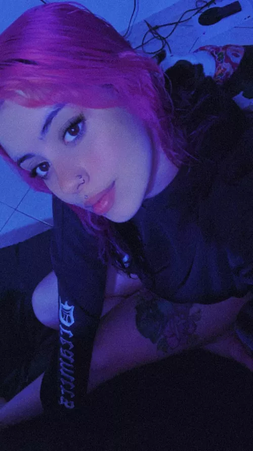 I am super horny today :)