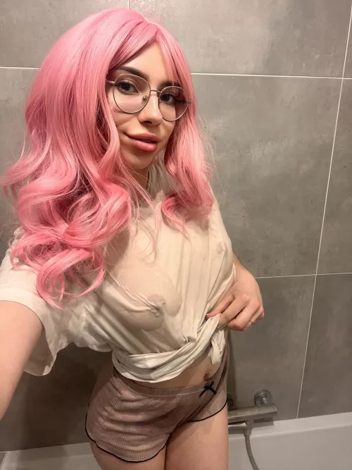 I feel so alone in the bathroom...