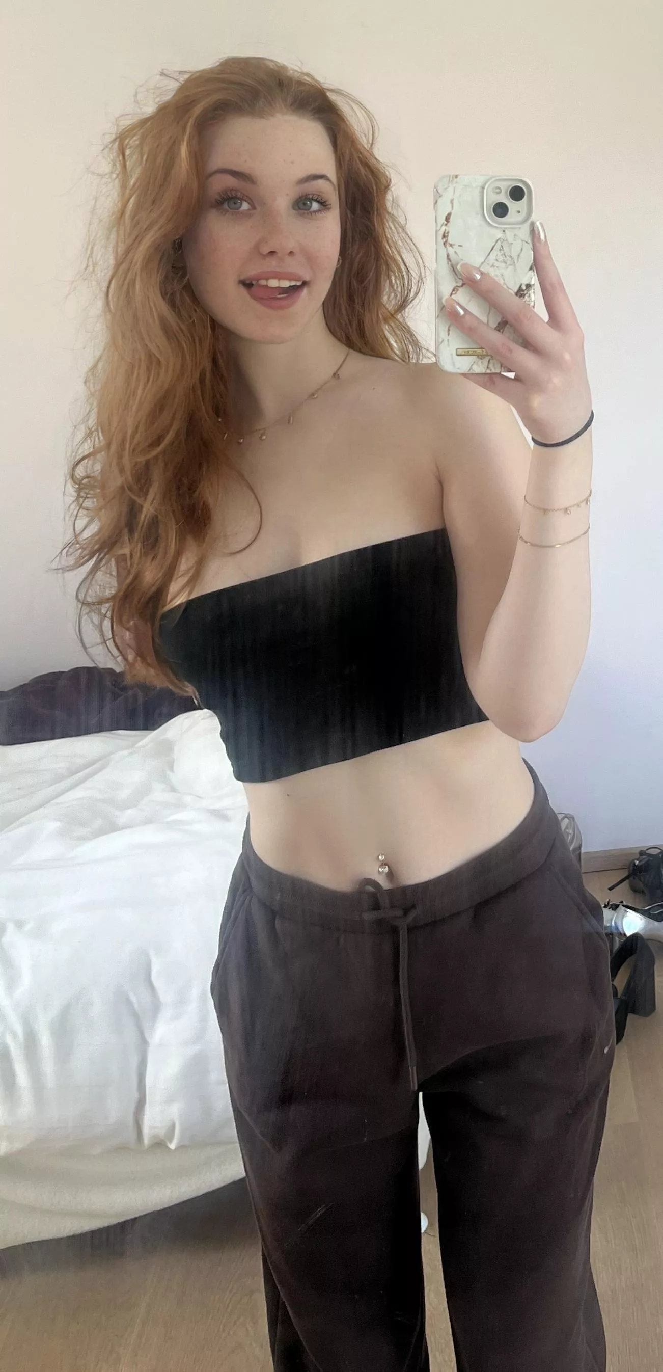 I know my mirror is dirty 🙄 (f19)