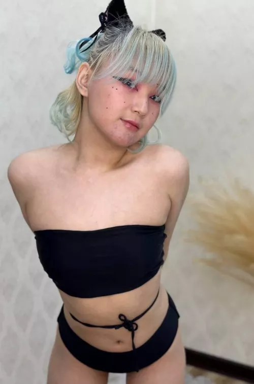 I want someone to pet me