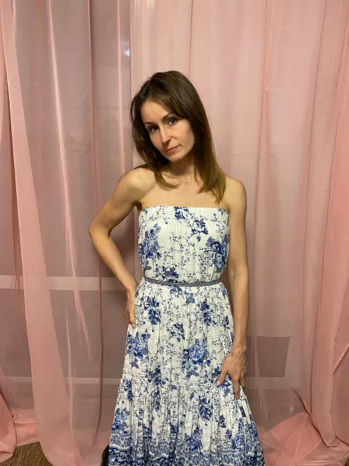 I wonder if just a cute dress on a cute girl will show good results here.