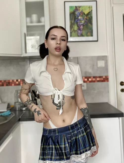 I'm back from school and I'm going to cook a delicious delicacy