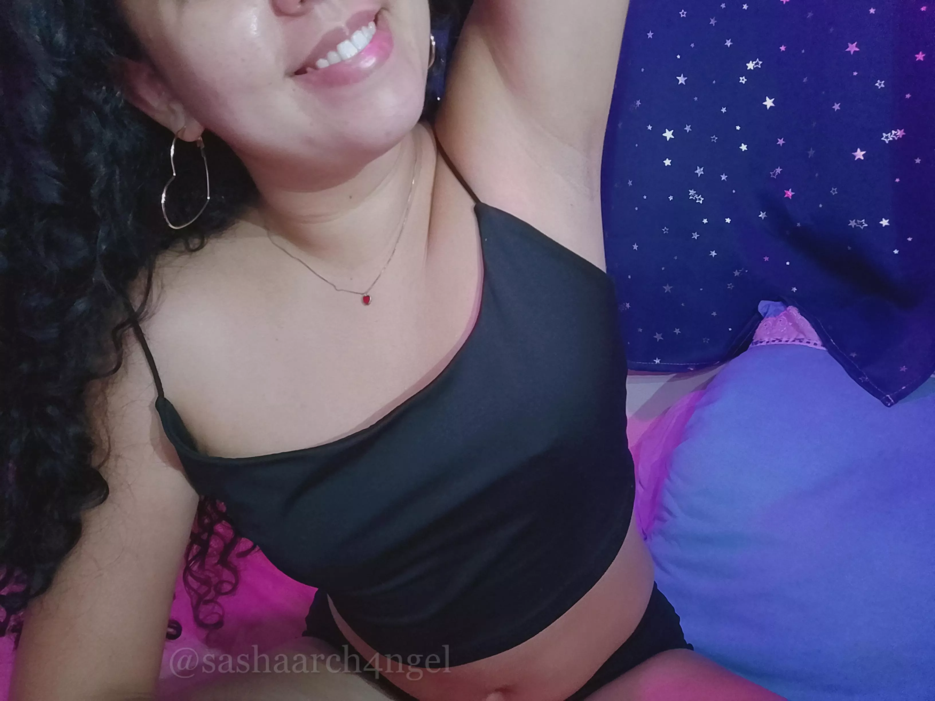 I'm very sensitive to tickles :p