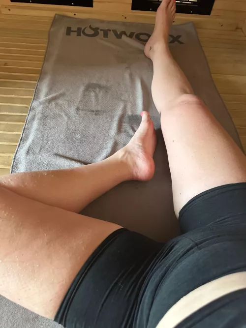 it's fun having thick thighs to squeeze your face with