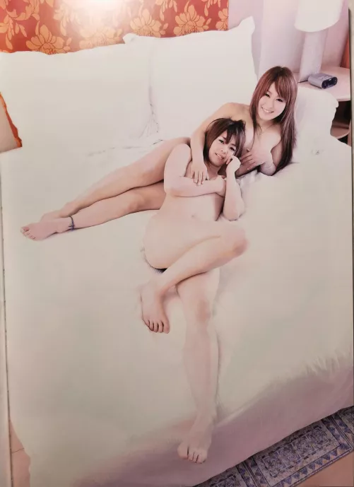 Iyo Sky and Mayu Iwatani 