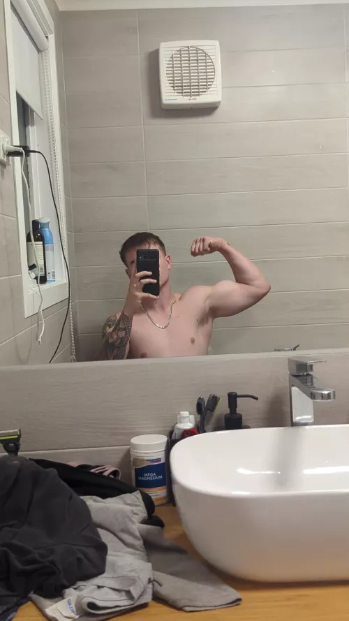 M 22 straight subs try and turn me 😳 HMU