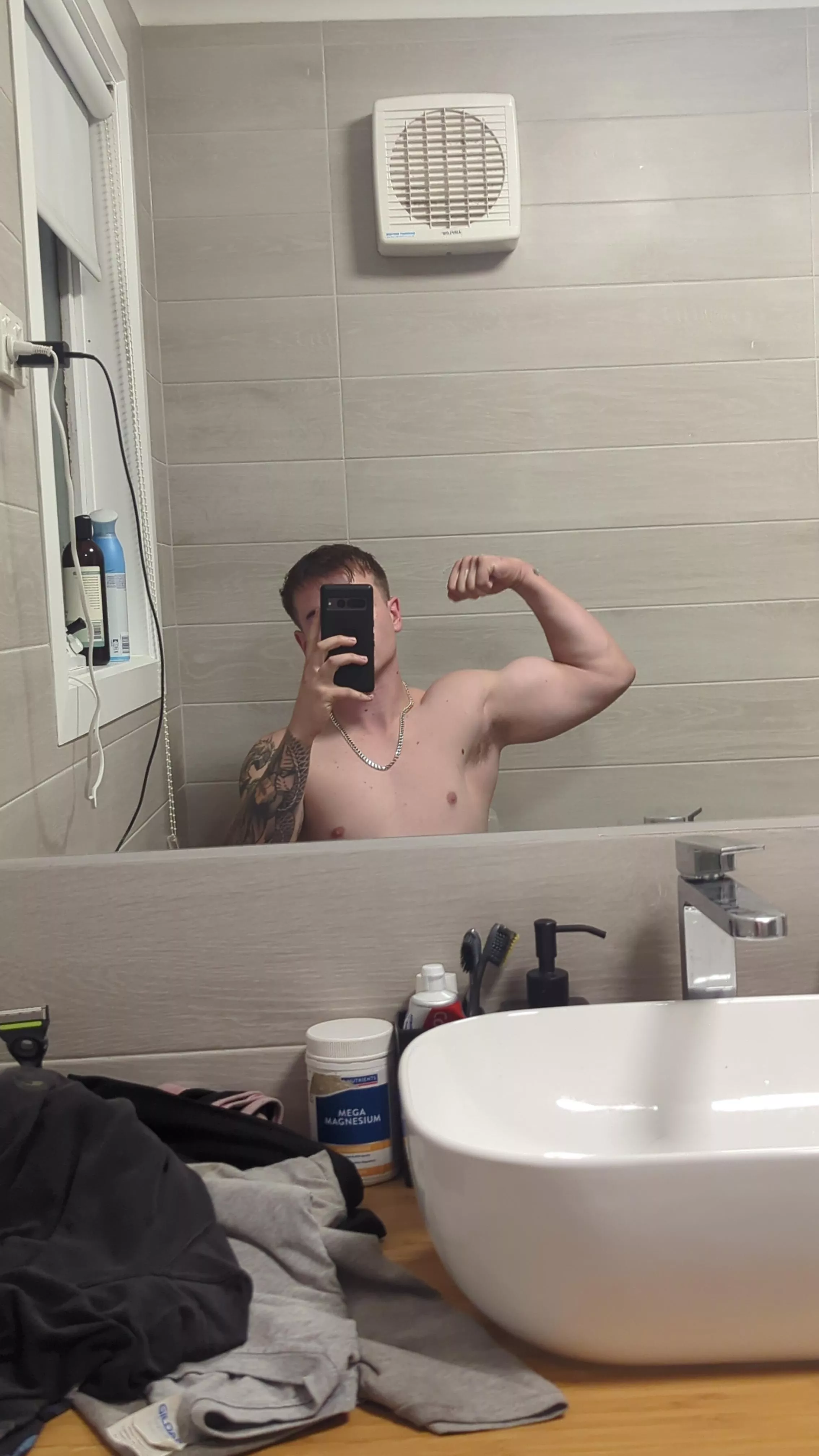 M 22 straight subs try and turn me 😳 HMU