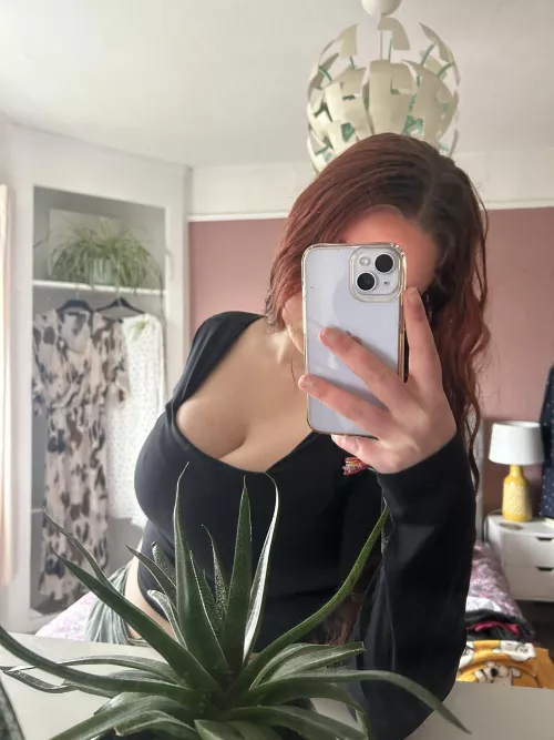 no bra day😋 who wants to see?