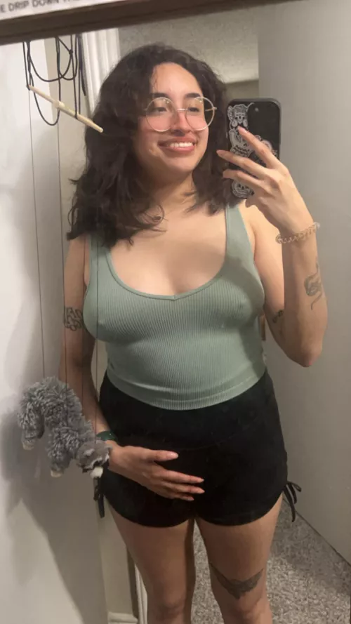 Now here’s the look with no bra