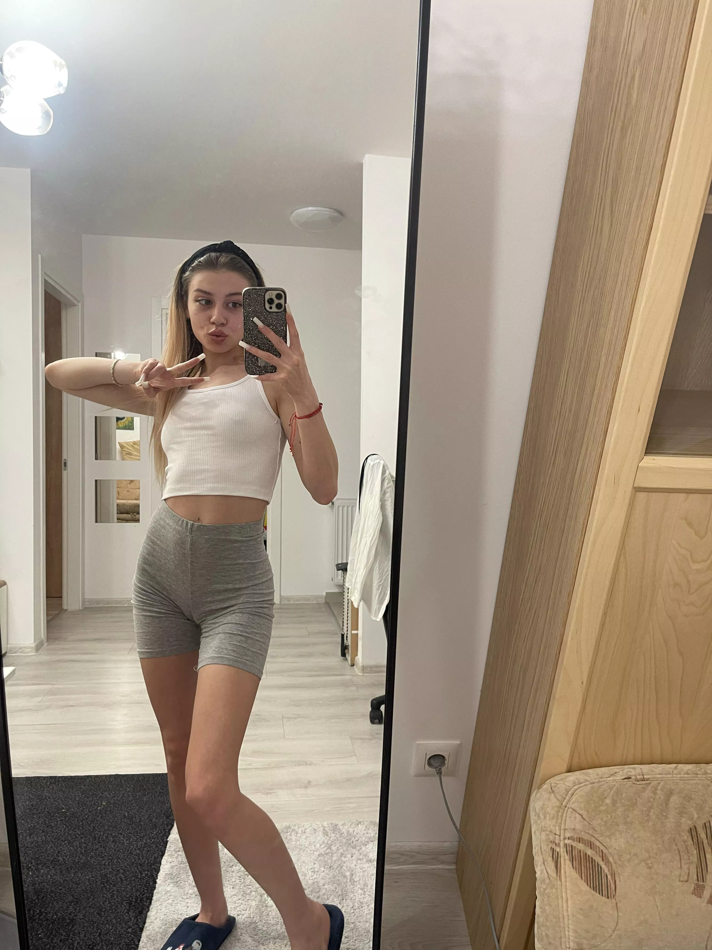 Only interact if you actually like thick thighs 🥺 :)