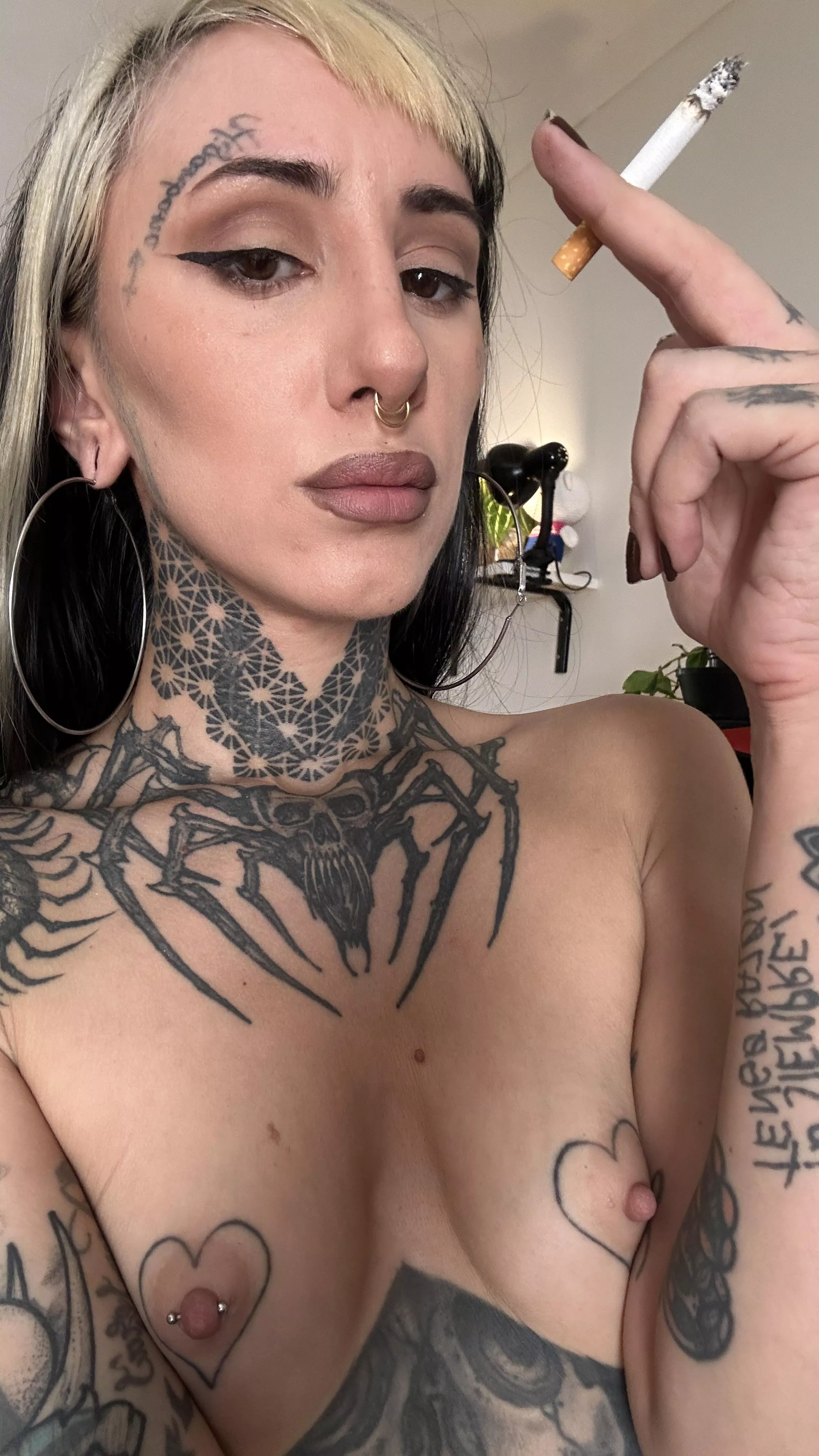 serve your mommy lil beta