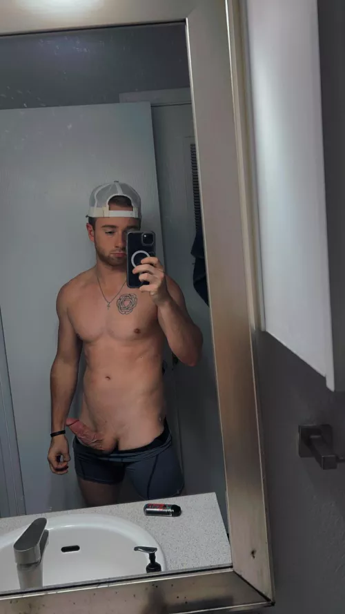 So bored rn with my fat hard cock😈hmu😫