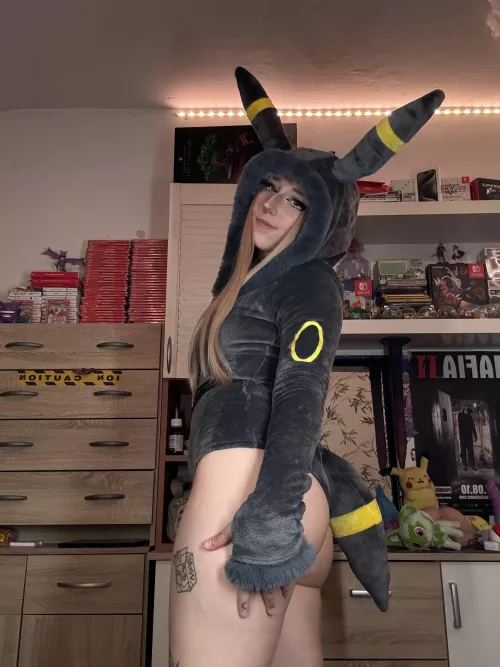 Umbreon cosplay by me! Whats your fave pokemon?