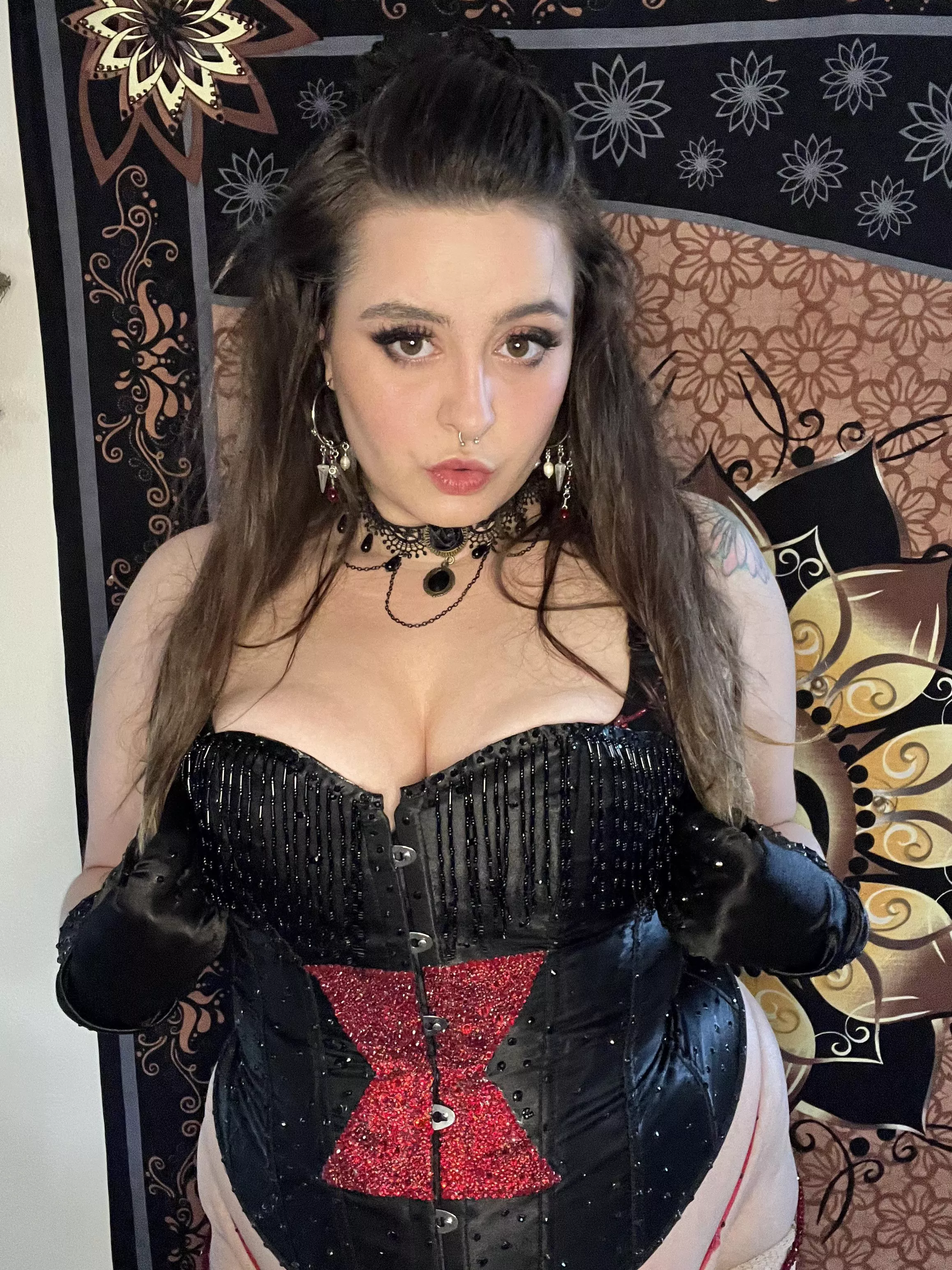 What are your thoughts on corsets? 👀