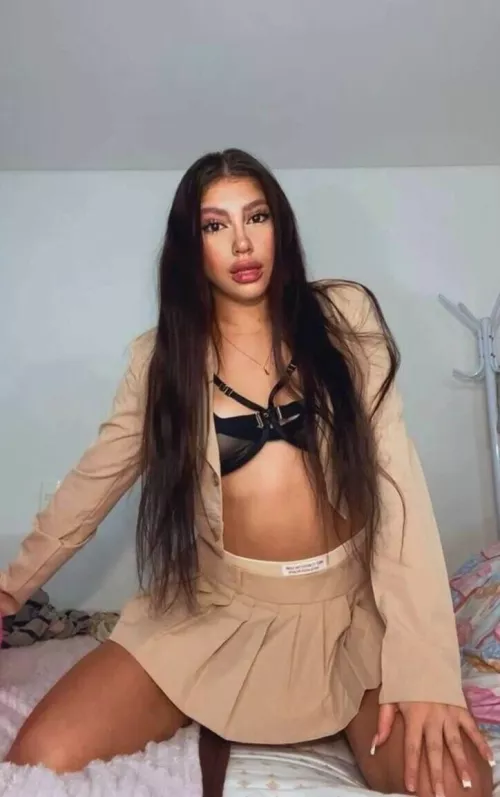 What can I do to get attention from older guys at college? 