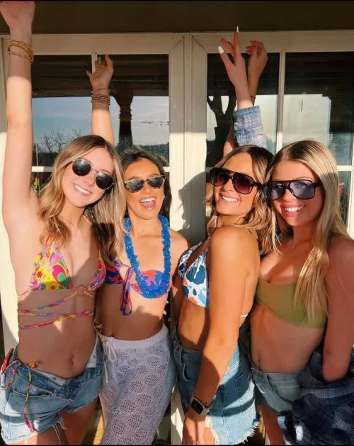 Who could get it first?👀