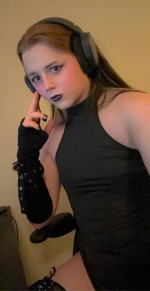 Why do women’s clothes have to be so small