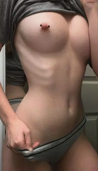 Would any older man will take advantage of my young body tonight? Perfect wife for u daddy