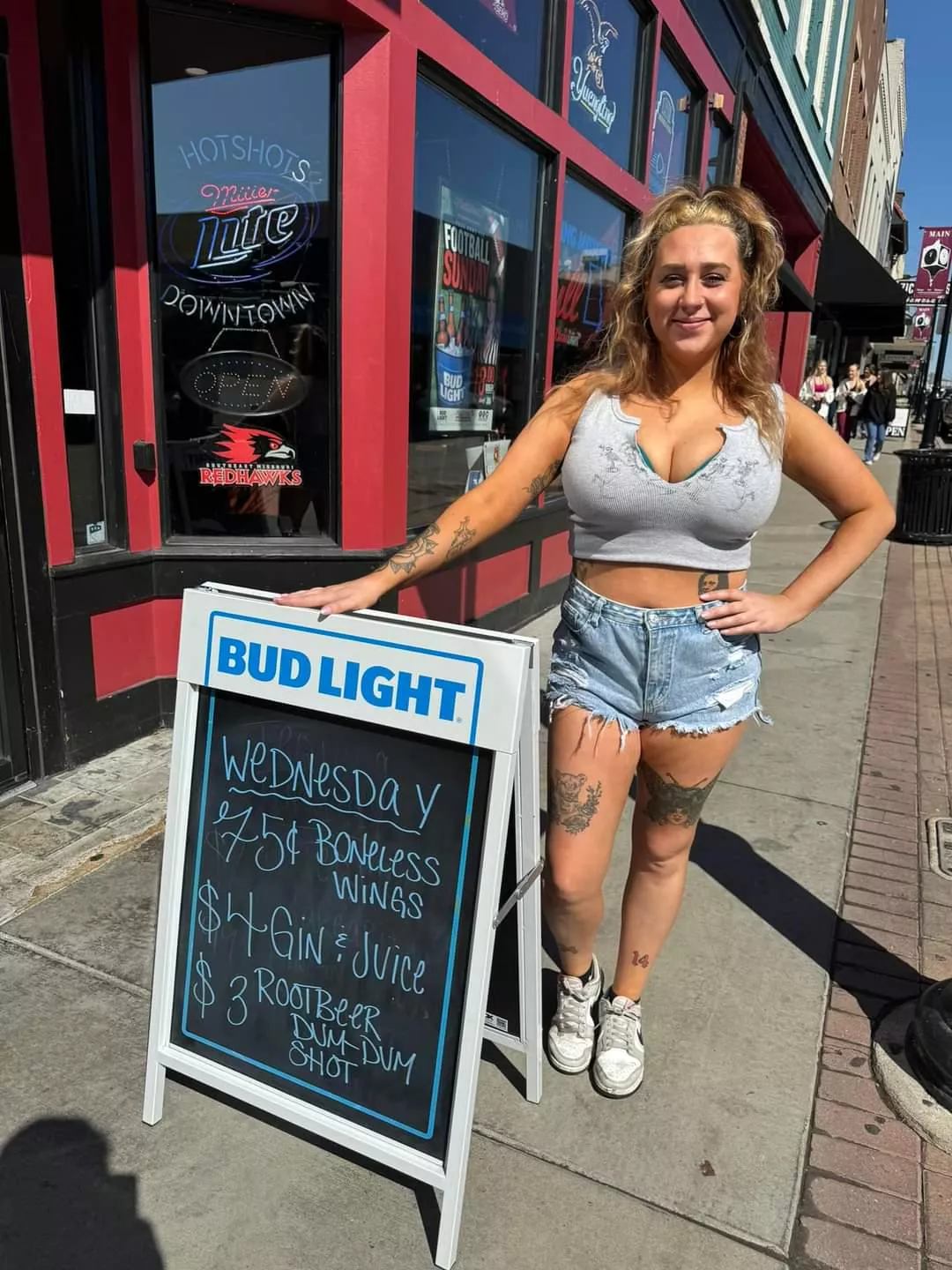 Yall liked the first one i posted so heres a picture from today