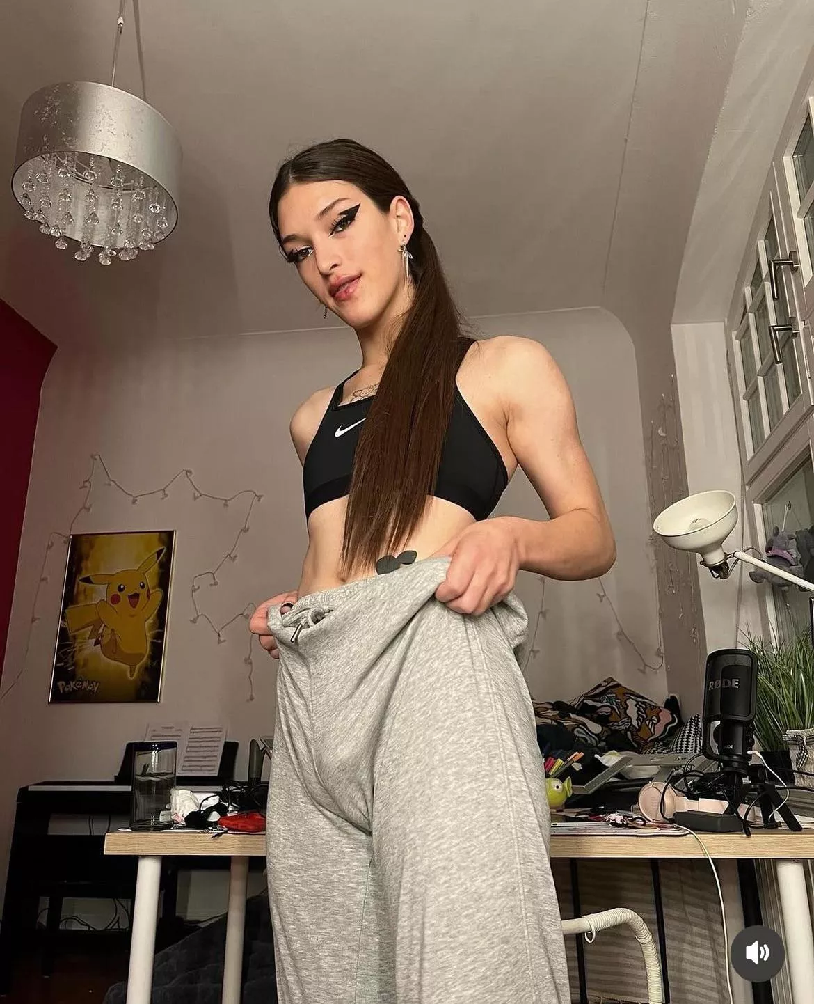 you wanna sit on my dick or suck it? 🤤