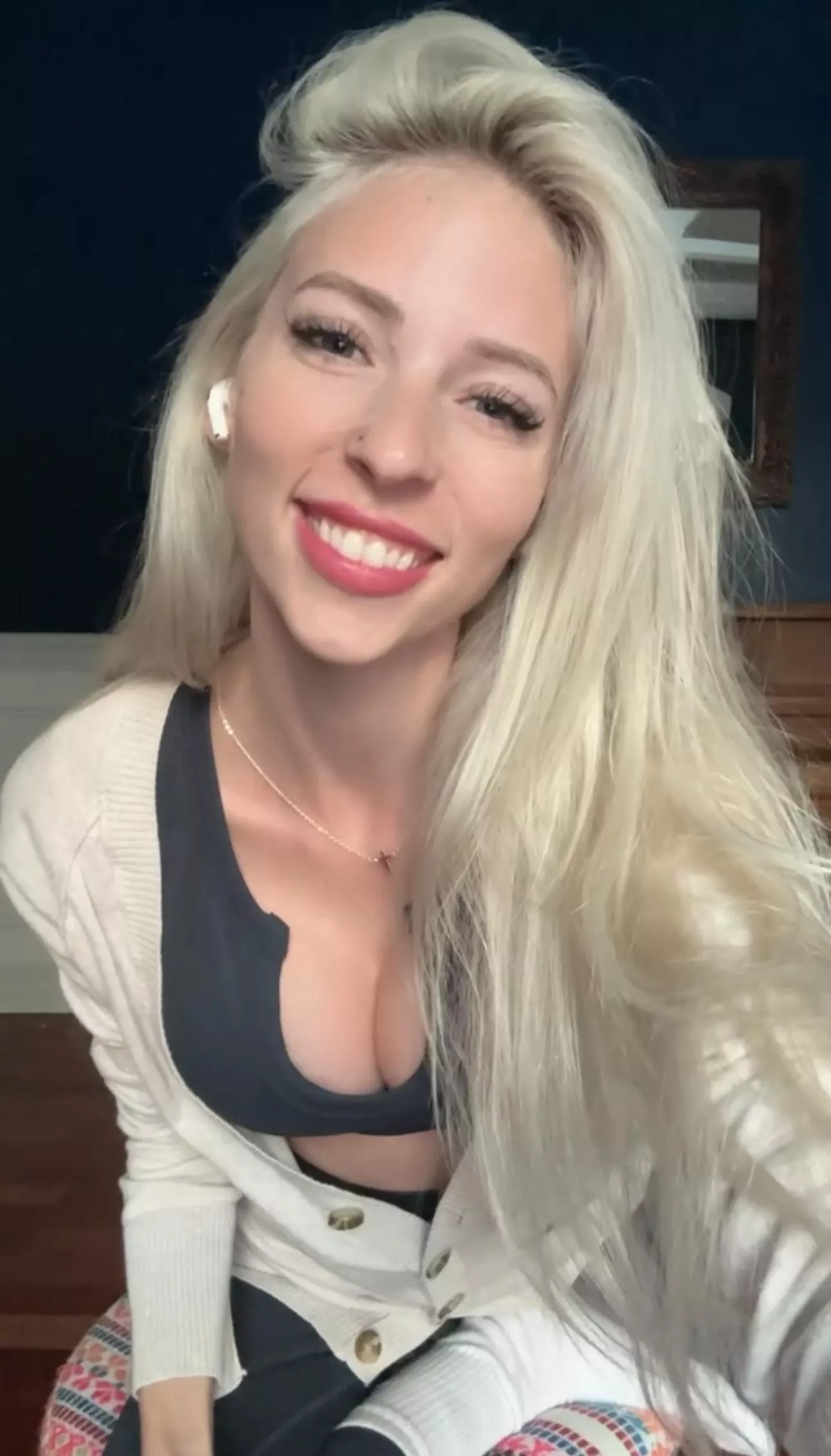 Your favorite blonde slut from Michigan ;-)