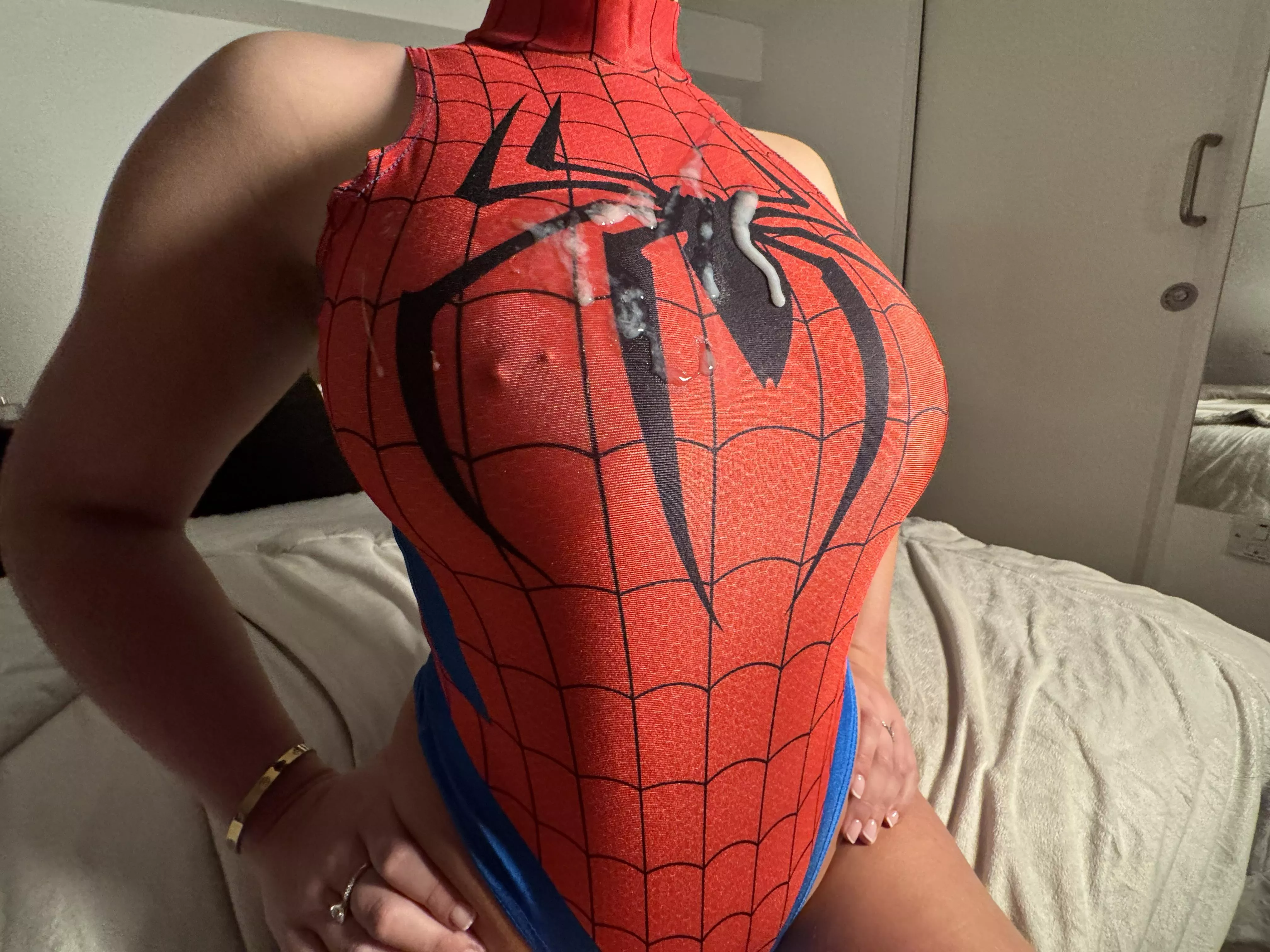 Your friendly neighbourhood cumslut 