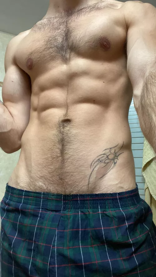 21, 9 inch horse cock (23cm), beed to cum, hot hung guys hmu, @an15th3j