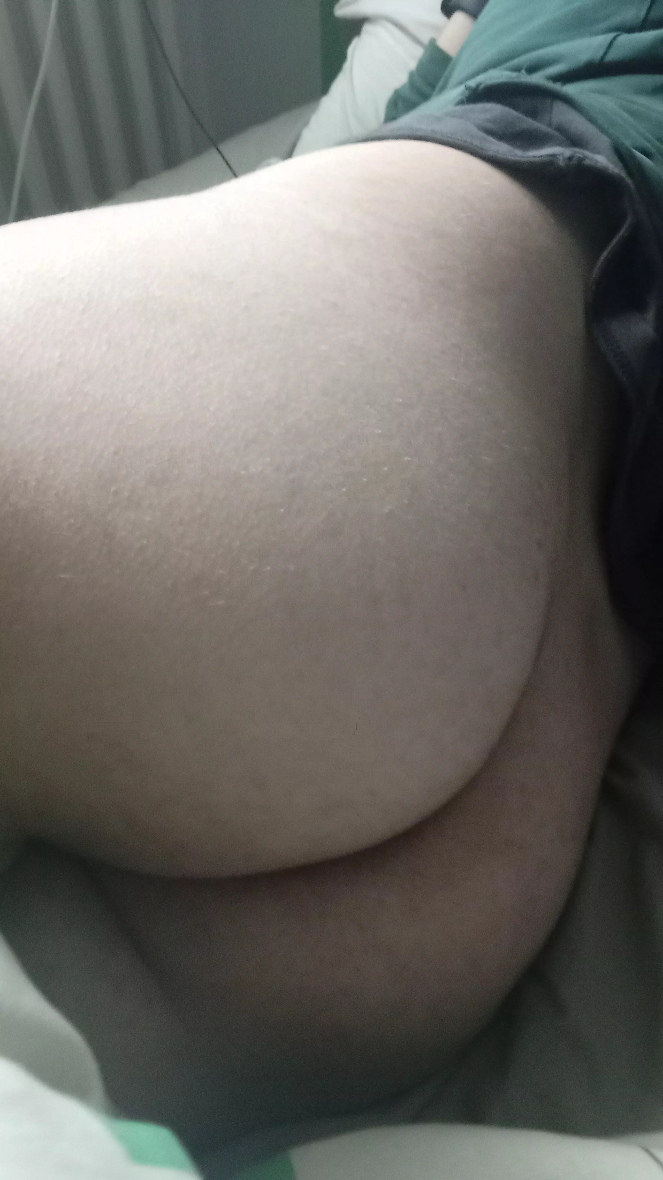 [23] What would you do if I sleep next to you like this 😴🤭