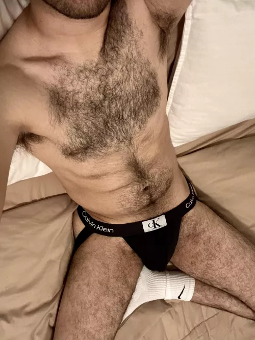 28 Bi Latino otter looking for similar guys to have a bromance with. HMU let’s chat.