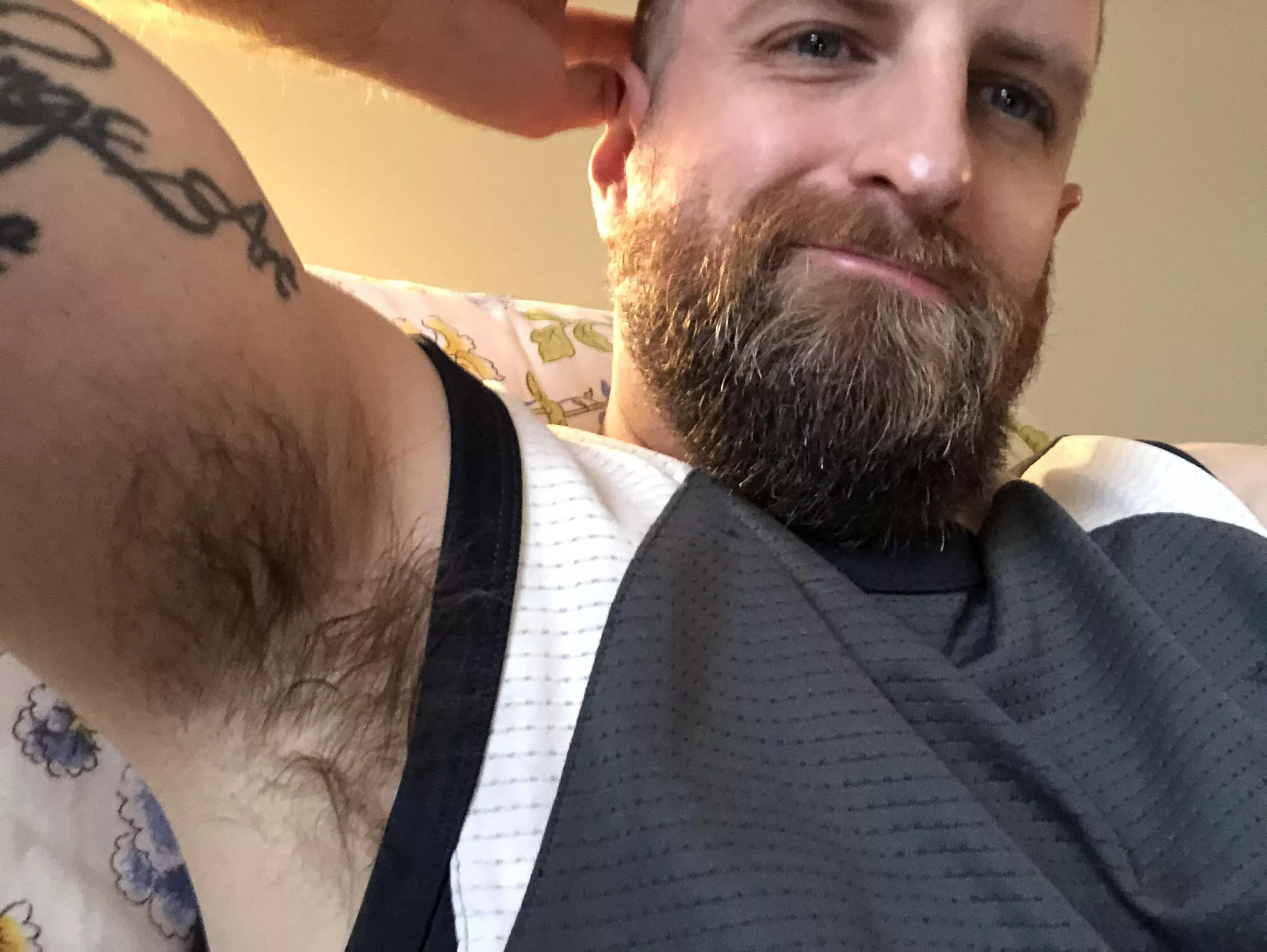 [39] just flexin 😜