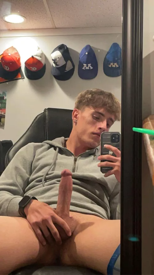 500 likes and ill do whatever top comment says😈