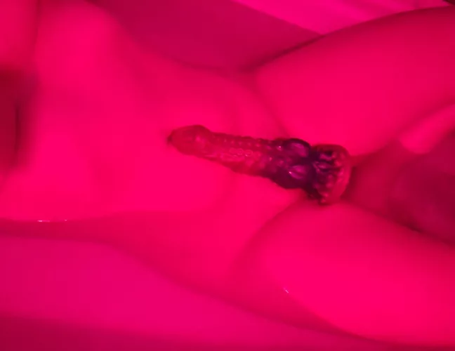 Baths are perfect for my new suction dildos, they stick to the bottom 🤤