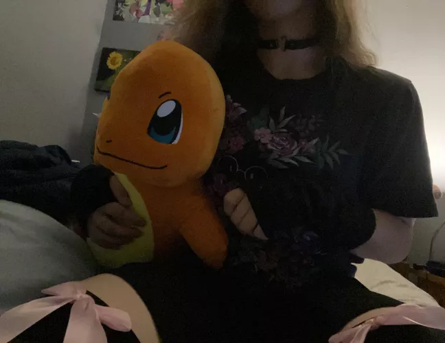 charmander and i >w<