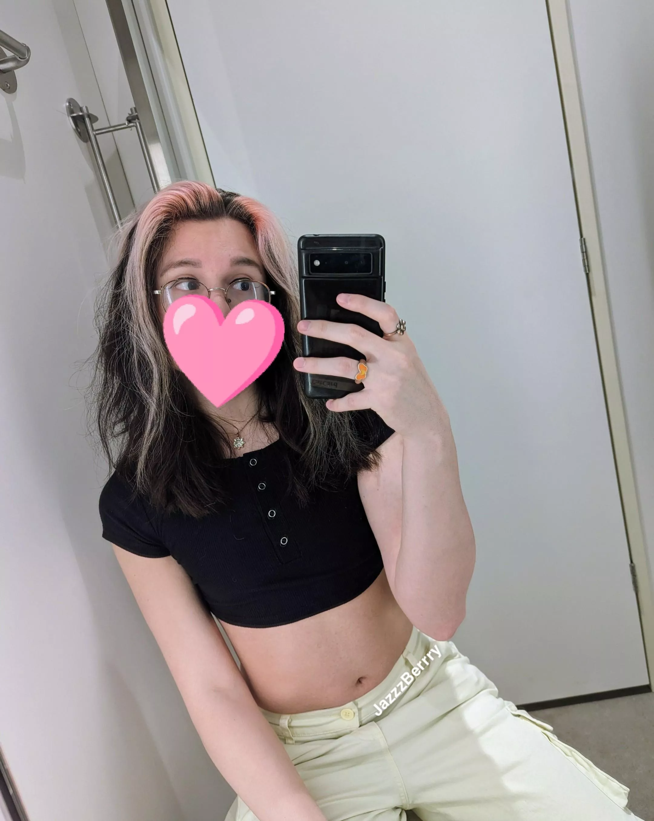 cutie in the dressing room 