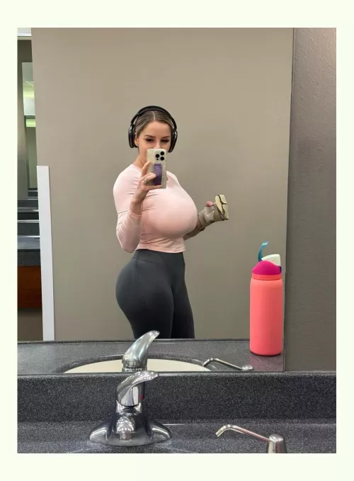 (F) Finished a dorkout, even though my arm is injured :)