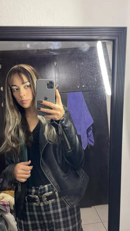 follow @anelchacon on instagram