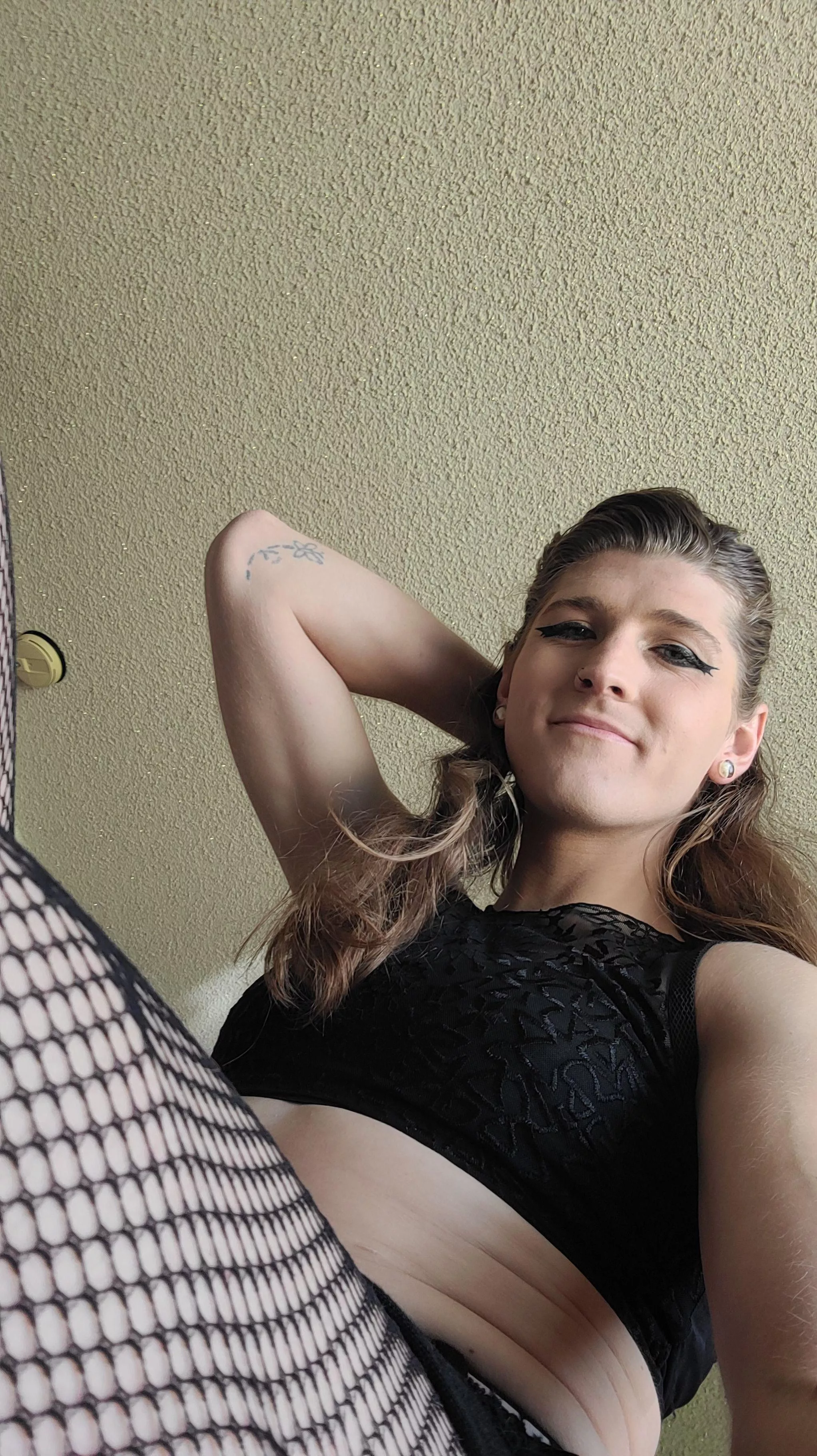 Hello there dykes...😏